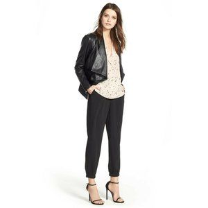 NWT Trouve Stretch Crepe Jogger Pants in Black